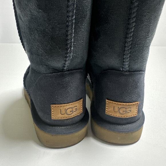 Ugg Women CLASSIC SHORT II BOOT S/N 1016223 Sheepskin, Wool Size 6 - Picture 11 of 13